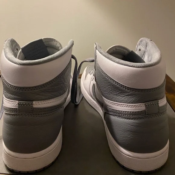 Air Jordan 1 Retro High OG Stealth - Picture 2 of 6